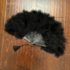 Feather fan
